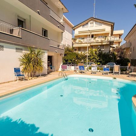 La Plata Hotel - Con Piscina Риччоне Экстерьер фото